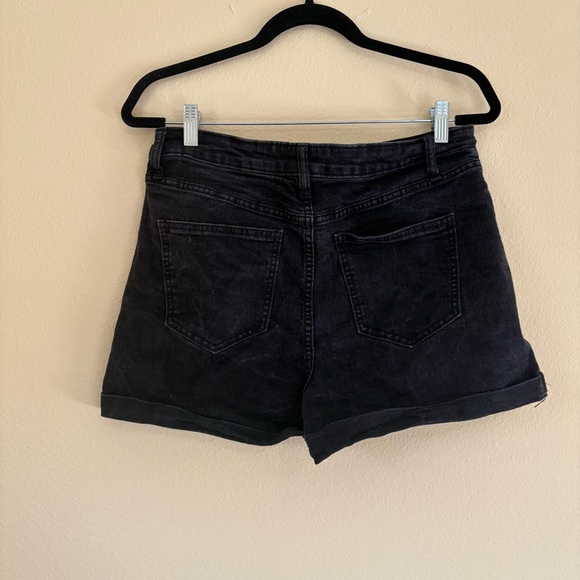 Juniors Black Denim Shorts - Picture 2 of 3